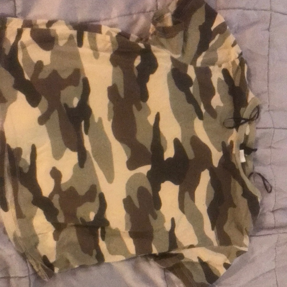 Camo crop top